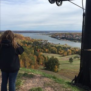 Meet your Posher, Victoria